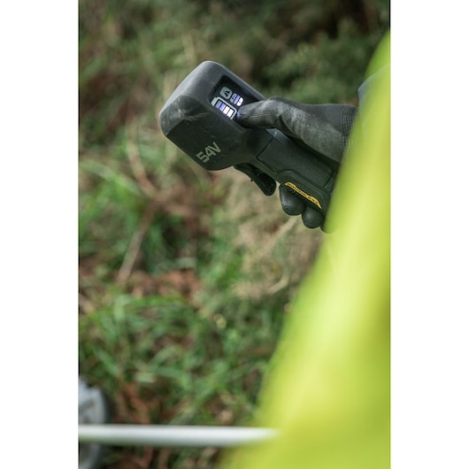 DCMBC823N-XJ 54V XR FLEXVOLT Bull Handle 25cm Brushcutter – Body Only