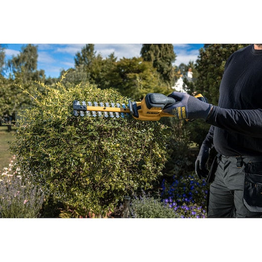 DCMHT520N-XJ 18V XR 20cm 13mm Compact Hedge Trimmer - Body Only