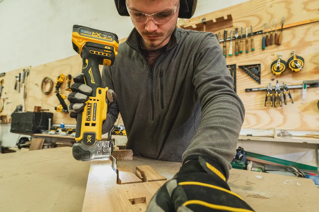 DCS359N-XJ 18V XR® Oscillating Multi-tool (Tool Only)