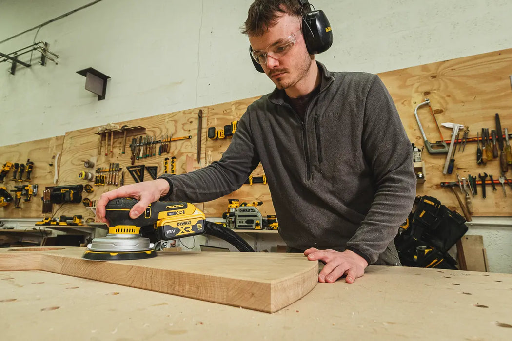 DCW230N-XJ 18V XR® Brushless 150mm Random Orbit Sander (Tool Only)